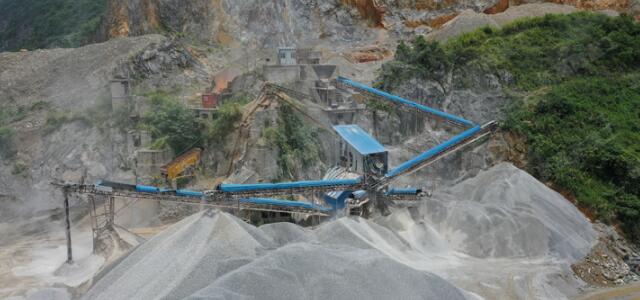 Línea de producción de piedra de 300tph en el condado de Bama, Hechi, Guangxi